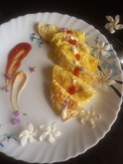 A picture of Paneer stuff mini omelette.