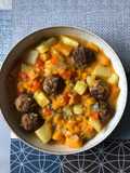 Guiso vegano de calabaza con albóndigas