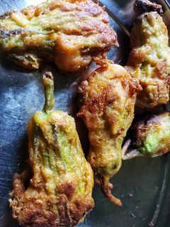 কুমড়ো ফুলের বড়া (kumro fuler bora recipe in Bengali) রেসিপির প্রধান ছবি