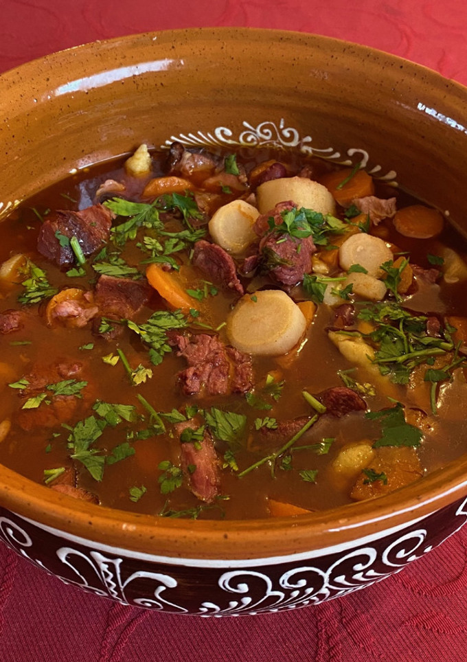 Csülkös-marhás babgulyás csipetkével recept fotója