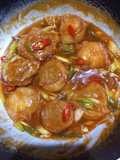 Telur rebus goreng tepung saus asam manis