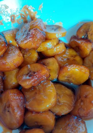 Una foto de Plátanos maduros calados
