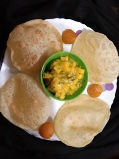 লুচি আলুর তরকারি(luchi alur tarkari recipe in bengali) রেসিপির প্রধান ছবি
