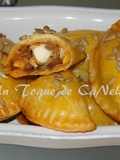 Una foto de Empanadillas de atún al horno