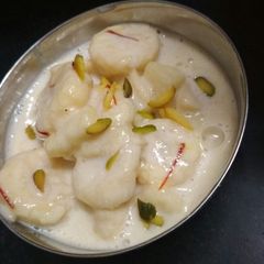 A picture of Dry fruits fruity cream.