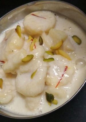 A picture of Dry fruits fruity cream.