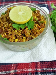 ફણગાવેલા મગ મઠ નું શાક (Fangavela Moong Moth Beans Shak Recipe In Gujarati) રેસીપી મુખ્ય ફોટો