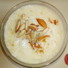 A picture of Rice kheer.