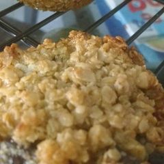 A picture of Oat meal and chocolate pies.