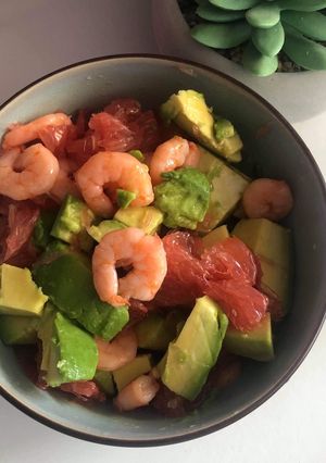 Une photo de Salade avocat crevette et pamplemousse