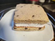 Una foto de sandwich de helado