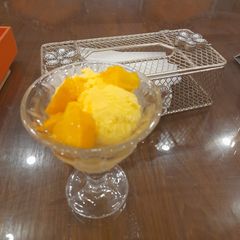 A picture of Mango Ice cream.
