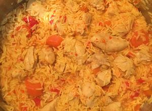 Foto principal de Arroz con pollo y sopa de regalo