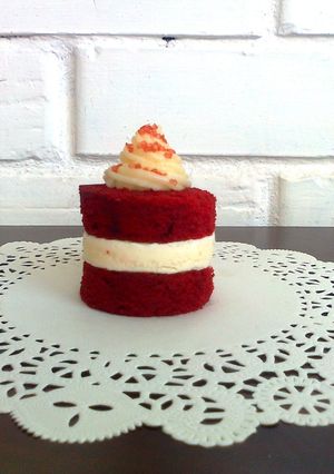 A picture of Red Velvet Ice Cream Cake.