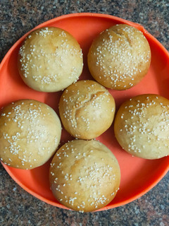 பர்கர் பன் (Burger Bun recipe in tamil) செய்முறை முக்கிய புகைப்படம்