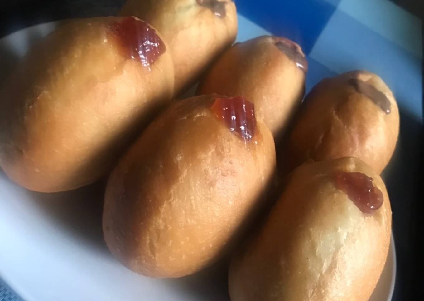 Filled doughnuts