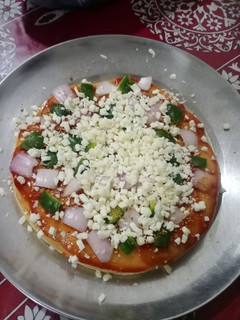 पिज़्ज़ा रेसिपी (pizza recipe in hindi) रेसिपी मुख्य फोटो