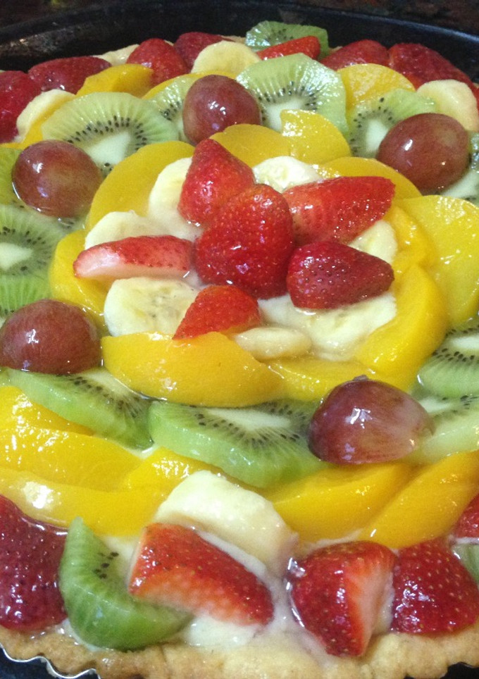 Una foto de Tarta frutal de lujo con crema pastelera!