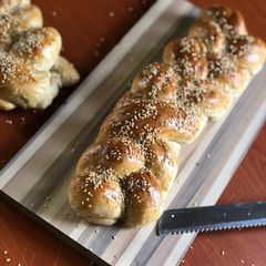 A picture of Challa bread.