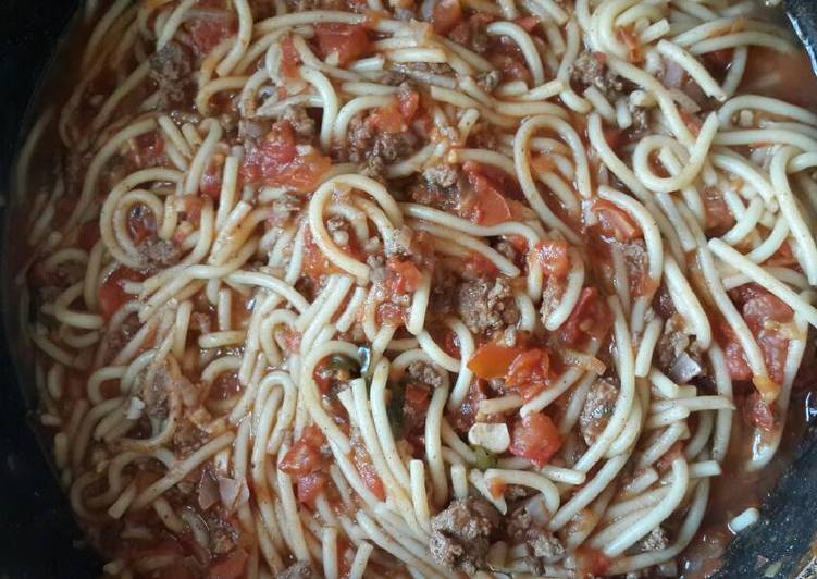 Fettuccini with meat & basil