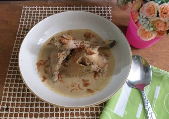 413.Opor Ayam Kampung - cookandrecipe.com