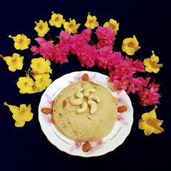 A picture of Shahi Suji Halwa.