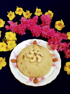 A picture of Shahi Suji Halwa.