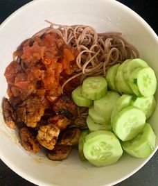 ức gà bún gạo lứt giảm cân