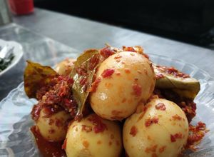 Foto resep Balado telur rempah daun salam