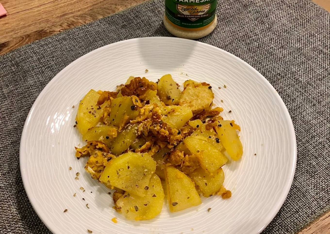Bratkartoffeln (German Fried Potatoes)