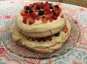 Foto de Pavlova com frutas vermelhas
