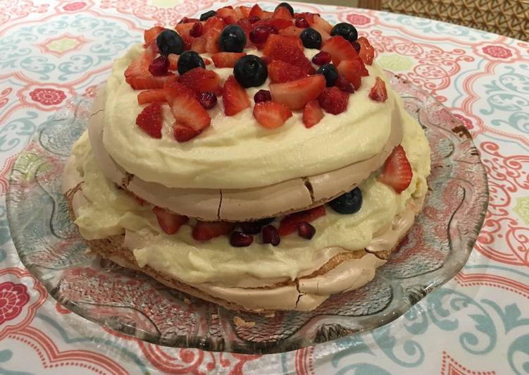 Recipe of Award-winning Pavlova com frutas vermelhas