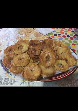 Una foto de Buñuelos de manzana🍎🍏