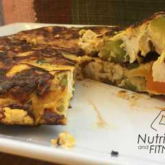 A picture of Tortilla de pollo y verduras fit.
