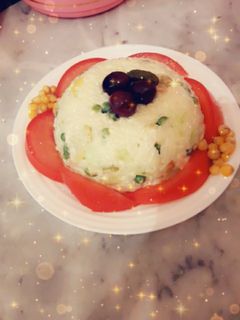 صورة لوصفة سلطة الارز 😋😋🍚🍚 او ماسيدوان