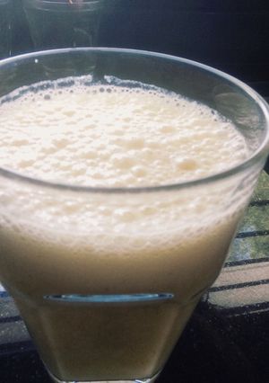 Una foto de Licuado de naranja+banana+jengibre