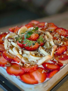 A picture of No bake banana spilt cake.