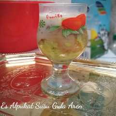A picture of Es Alpukat Susu Gula Aren.