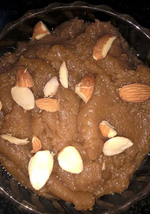 सूजी का हलवा (suji ka halwa recipe in Hindi) रेसिपी मुख्य फोटो