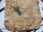 Una foto di uova pane raffermo formaggio