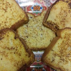 A picture of French toast.