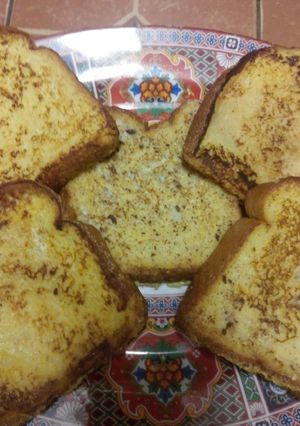 A picture of French toast.