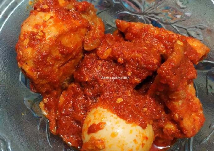 261. Ayam, Telur & Tahu Bumbu Bali