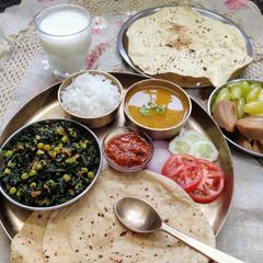 A picture of Lunch Platter (Methi Aloo Matar Sabzi)!!.