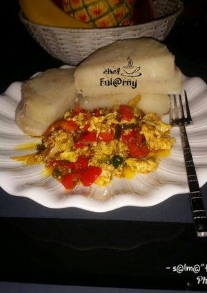 A picture of White yam with garlic egg source by s@lma ful@rny.