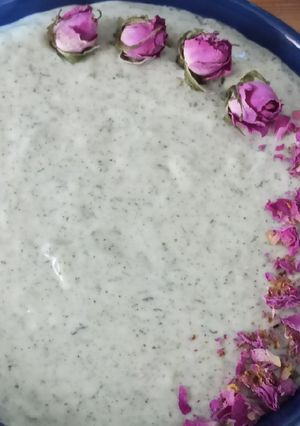 عکسی از دستور ماست و خیار و سبزیجات