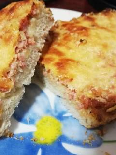 Melegszendvicskrém vagy húsos kifli töltelék recept fotója