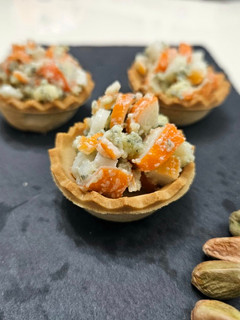 Una foto de Canapés azules