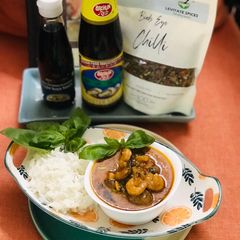 A picture of Spicy 'Thai Mushrooms & Shrimps' with Basil.