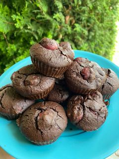Csokis meggyes muffin (zabliszttel, cukormentesen) recept fotója